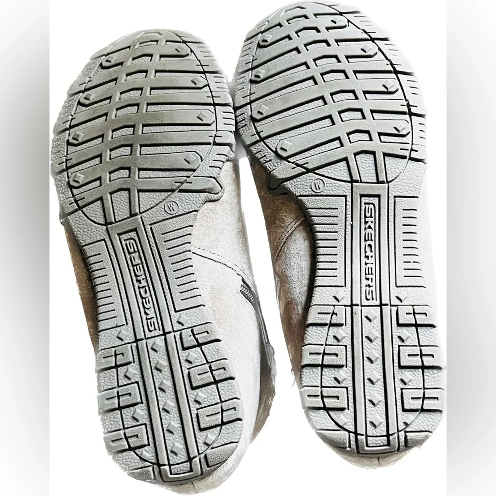 Skechers Wide Fit Suede Ankle Boots - Picture 6 of 9